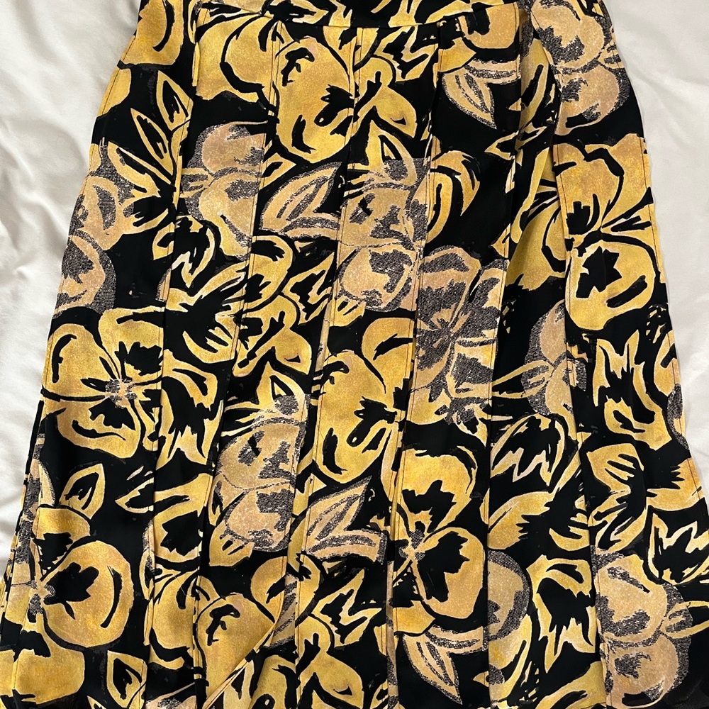 Who What Wear Black and Gold Pleated Midi Skirt